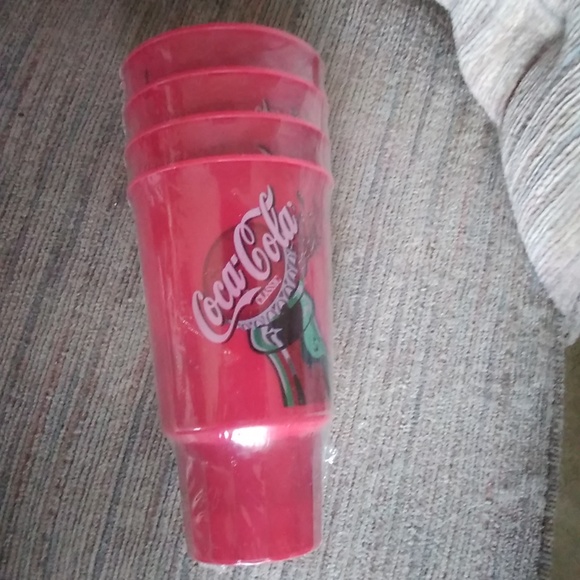 Red plastic coca Cola cups 4 pack - Picture 3 of 3